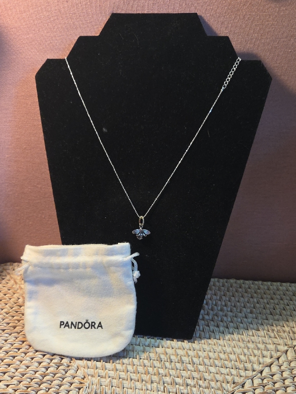 Retired Pandora 925 Ale Silver Bee Pendant Necklace with 925 Chain  Detailing